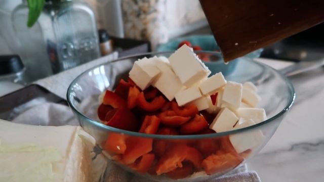 САЛАТ С БРЫНЗОЙ смотреть онлайн