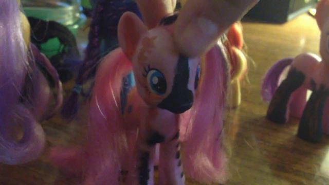 MLP:FIM HAPPY HALOWEEN: ШЁПОТ В ТЕМНОТЕ смотреть онлайн