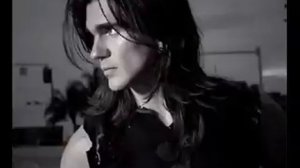 La Camisa Negra Lyrics- Juanes