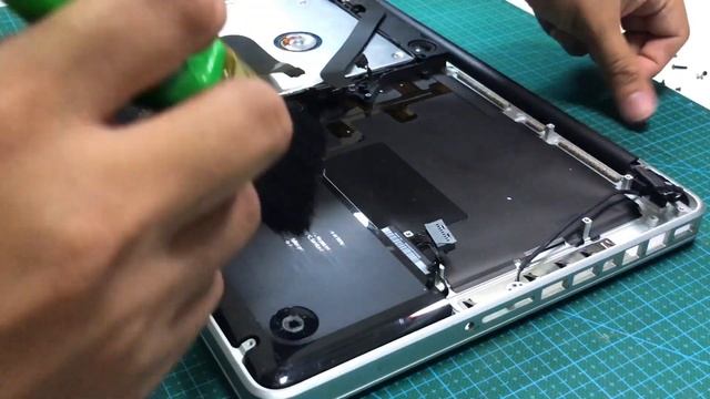 Macbook Pro Upgrade SSD, HDD Caddy & Cleaning Cooling Fan смотреть онлайн