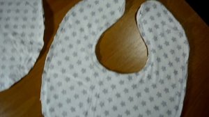 Как сшить слюнявчик три бесплатных выкройки