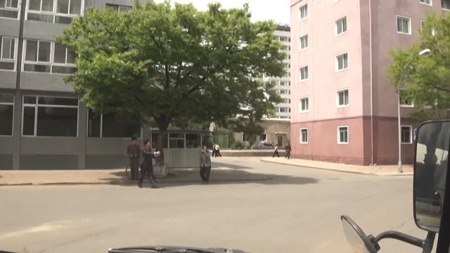 Dictature, Paranoïa, Famine : bienvenue en Corée du Nord ! смотреть онлайн
