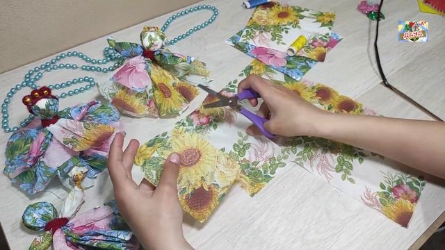 Кукла мотанка из бумажных салфеток своими руками. Поделки для детей в школу. Декор смотреть онлайн