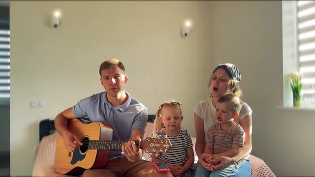 Сыночек подпевал как мог))) ЛОДКА ПО ВОЛНАМ ВО ТЬМЕ ПЛЫВЕТ | 7я смотреть онлайн