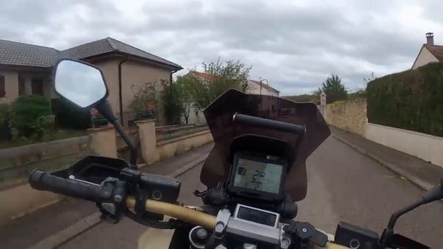 HONDA X-ADV 750 : LE MEILLEUR SCOOTER DU MONDE AUX 10 DÉFAUTS!!! ??? смотреть онлайн