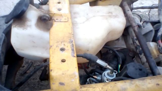 Скутер Ямаха.Не едет.Удерживаю ногами .При нажатии на газ глохнет! 29.07.19(17) смотреть онлайн