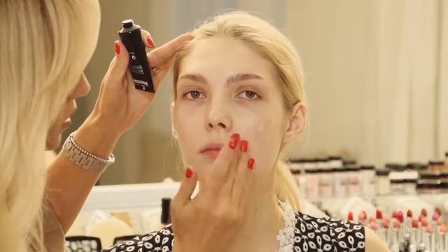 Школа макияжа от Avon & Марины Борщевской.Визуальная коррекция овальной формы лица от Avon смотреть онлайн