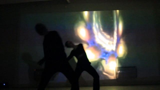 Performance vidéo/danse du 20 janvier 2016 vue de face lors d l'exposition L'Autre смотреть онлайн