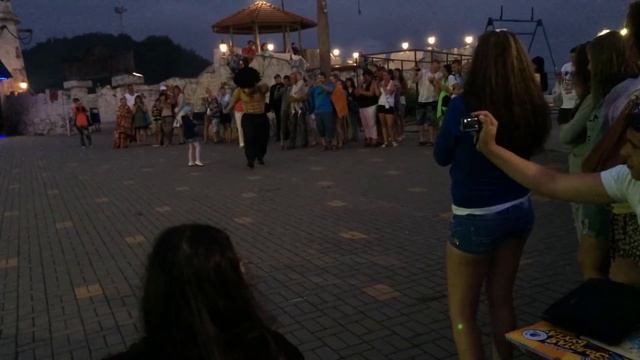 Геленджик, танцы до упаду. Смотреть всем ;-) смотреть онлайн
