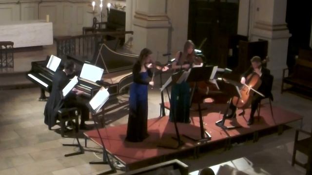 London Concertante @ St. Martin-in-the-Fields; Vivaldi - La Follia смотреть онлайн