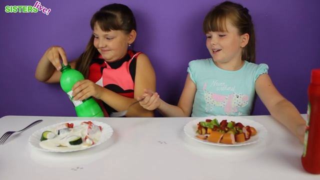 БЭД БАР Обычная ЕДА против Ужасной Жареная еда против Вареной ПРАНКИ для детей BAD BAR CHALLENGE смотреть онлайн