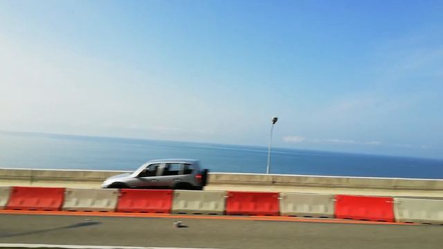 Из окна экскурсионного автобуса Сочи. смотреть онлайн