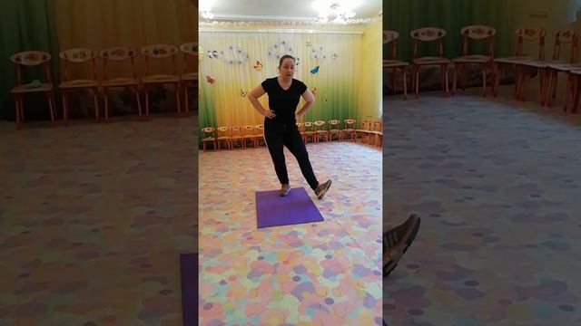 Музыкальная разминка для малышей "Ковбои" смотреть онлайн