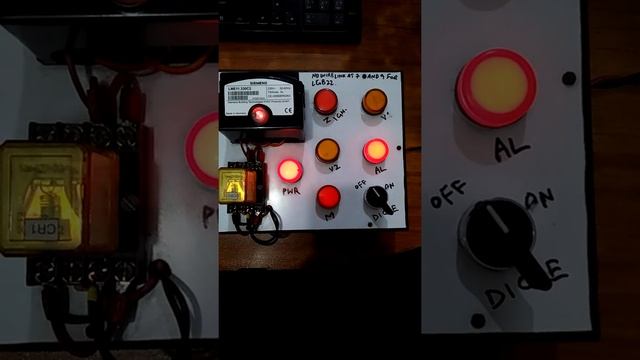 LME11.330C2 Siemens Gas Burner Controller Checking on Test Bench (220VAC) смотреть онлайн