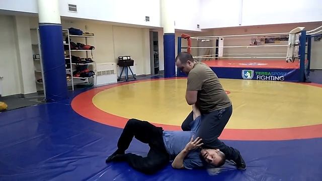 "Радабор"В прикладном рукопашном бою, используется всё для выживания - укусы, удары в пах, глаза. смотреть онлайн