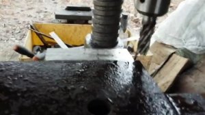 самодельный координатный столик и самодельные тиски для сверлильного станка