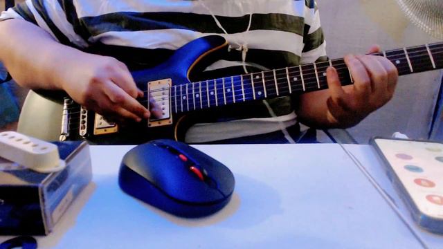 Using Cort M520 Electric Guitar To Play Kryptonite Solo~ смотреть онлайн