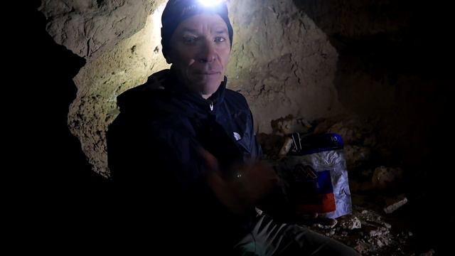 Backpacking RED ROCK Country | Mojave Desert WILD! смотреть онлайн