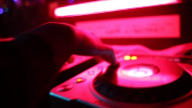 НОВОГОДНЯЯ ШКОЛЬНАЯ ВЕЧЕРИНКА ОТ PARADISE PROMO! смотреть онлайн