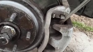 Замена передних колодок Рено Колеос 2014