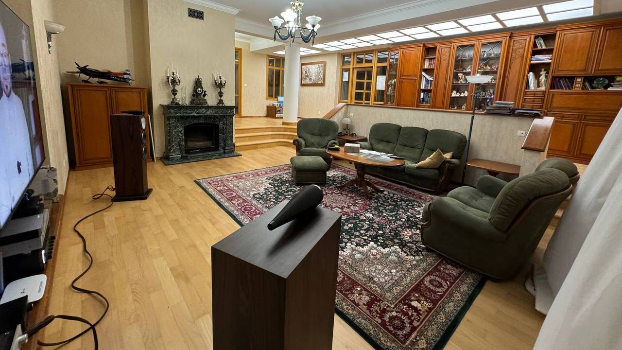 Разбор измерений B&W в большом зале смотреть онлайн