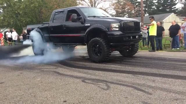 Lifted 2007 Ford F-350 Outlaw Edition 6.0 Powerstroke Burnout смотреть онлайн