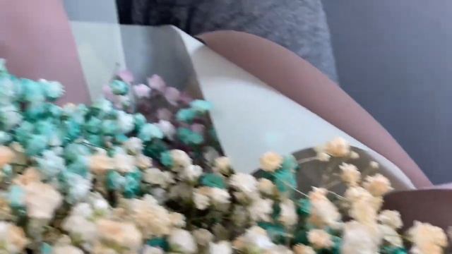 Букет цветов из 11 радужных гипсофил смотреть онлайн