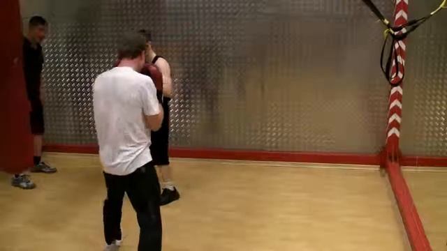 Тренировка по боксу. Борис Точиев - Макс смотреть онлайн