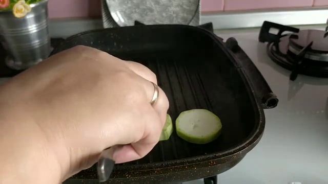 Сочная индейка на гриле с овощами смотреть онлайн