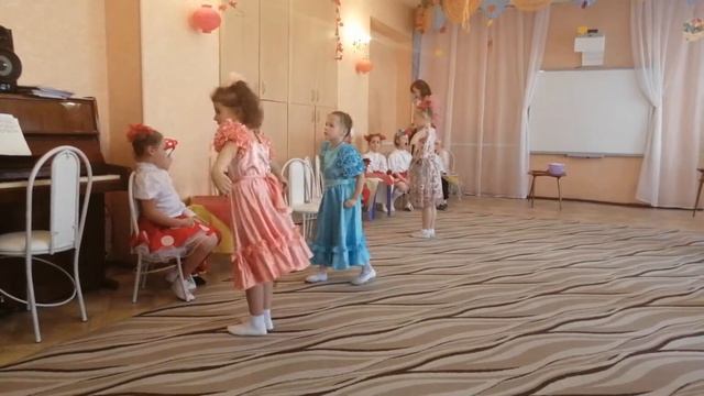 Жёлтый вальс (осенний утренник в саду 2019) смотреть онлайн