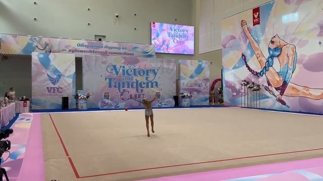 Художественная гимнастика/Быкова Виктория 2013 г.р./ Обруч /Открытый турнир «Victory & Tandem Cup». смотреть онлайн