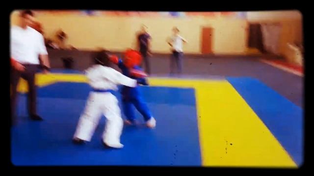 Зрелищный бой Мастер по ММА, Каратэ КУДО Казахстан ?? против России смотреть онлайн