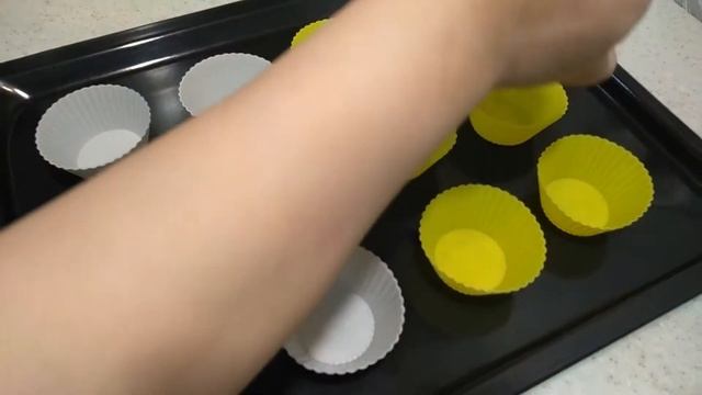 КАПКЕЙКИ ЛИМОННЫЕ С ВОЗДУШНЫМ СЛИВОЧНЫМ КРЕМОМ | БЕЗ САХАРА смотреть онлайн