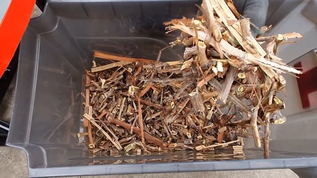 Садовый измельчитель.Фреза или нож?Какую систему выбрать?Первый день работы и первые результаты. смотреть онлайн