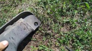 Как выполняется очистка дренажных отверстий на Kia Rio 4