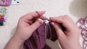 ЖЕНСКАЯ ШАПКА СПИЦАМИ. ПОДРОБНЫЙ МАСТЕР КЛАСС ДЛЯ НАЧИНАЮЩИХ.