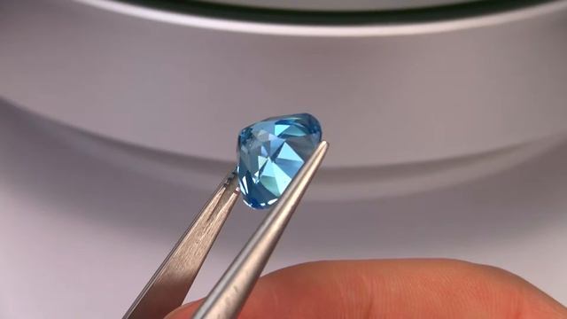 7.11 Ct. Natural Swiss Blue Topaz Gemstone. Камень Топаз. смотреть онлайн