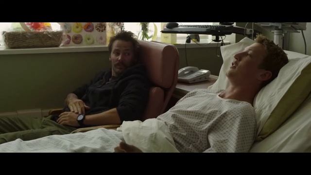 Укус гремучей змеи (кадры из биографической драмы "Дело храбрых/Only the Brave", 2017) смотреть онлайн