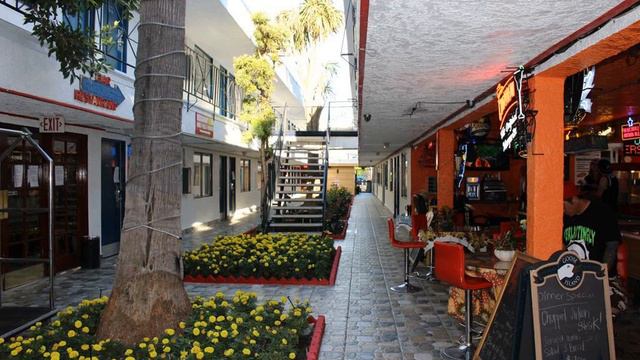 BackPackers Paradise Hostel - Hotel in Inglewood (California), United States смотреть онлайн