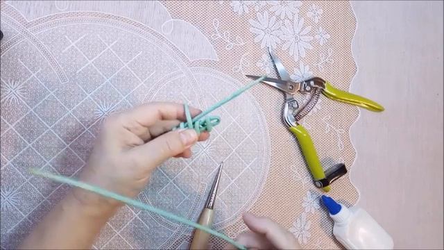 Красивое начало овального дна корневым плетением смотреть онлайн