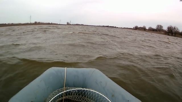Суровая рыбалка на СУДАКА в МАРТЕ.Отличный КЛЕВ в плохую погоду. смотреть онлайн