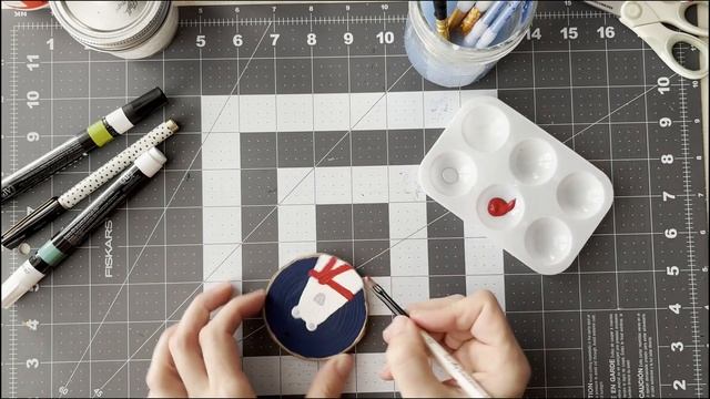 Hand painted wood slice Christmas ornament tutorial - Easy DIY project - step by step instructions смотреть онлайн