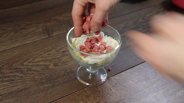 Новый салат с фантастическим вкусом! Гости очень удивляются одному из ингредиентов! смотреть онлайн