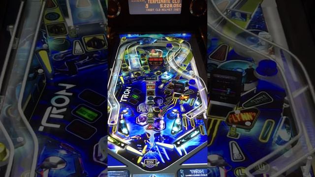 Tron Visual Pinball Review and Gameplay - 9.3 - Stern Pinball смотреть онлайн