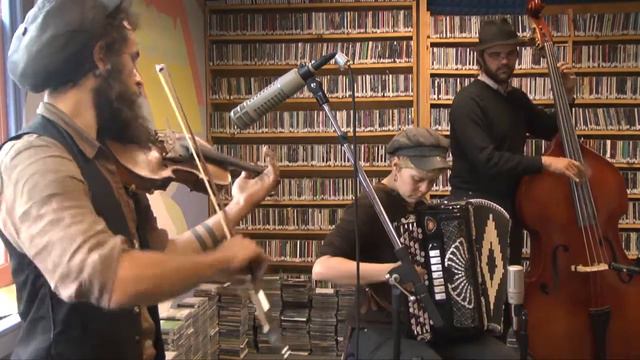 G-String Orchestra on KSUA Take Out Sessions смотреть онлайн