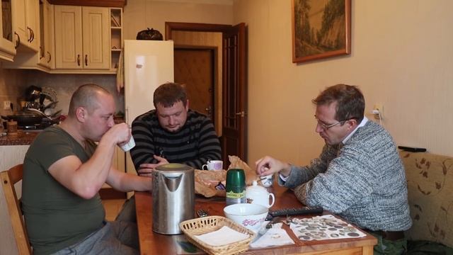 Клад рублей. Камрады! Не повторяйте за нами смотреть онлайн