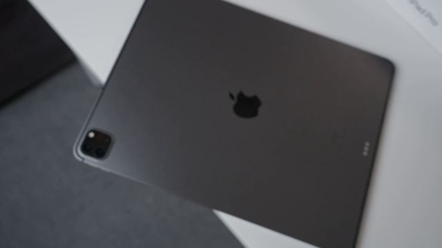 iPad Pro ជំនាន់ទី៥ 12.9 inch ប្រើ M1 ខ្ហាំងកប់រកទិញជាមួយគ្នាយើងបាន смотреть онлайн