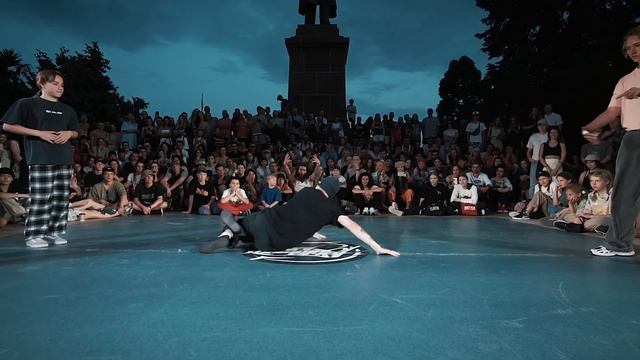МЭНИ & ПОСЯ РОК VS КРУПА & ГРЯЗНЫЙ | 1/4 FINAL смотреть онлайн