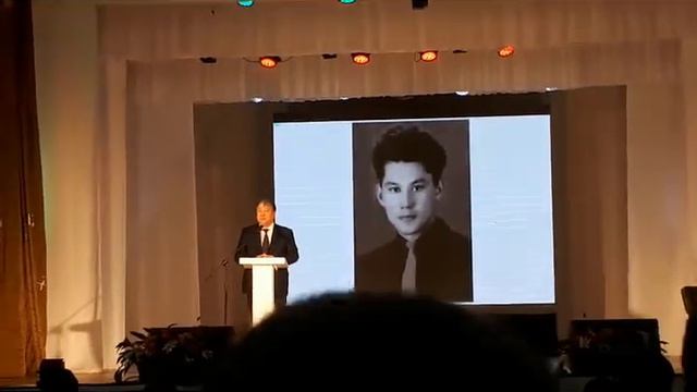 Выступает Председатель Государственного Собрания (Ил Тумэн) РС (Я) Александр Жирков смотреть онлайн