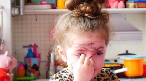 Детская песня про красный цвет